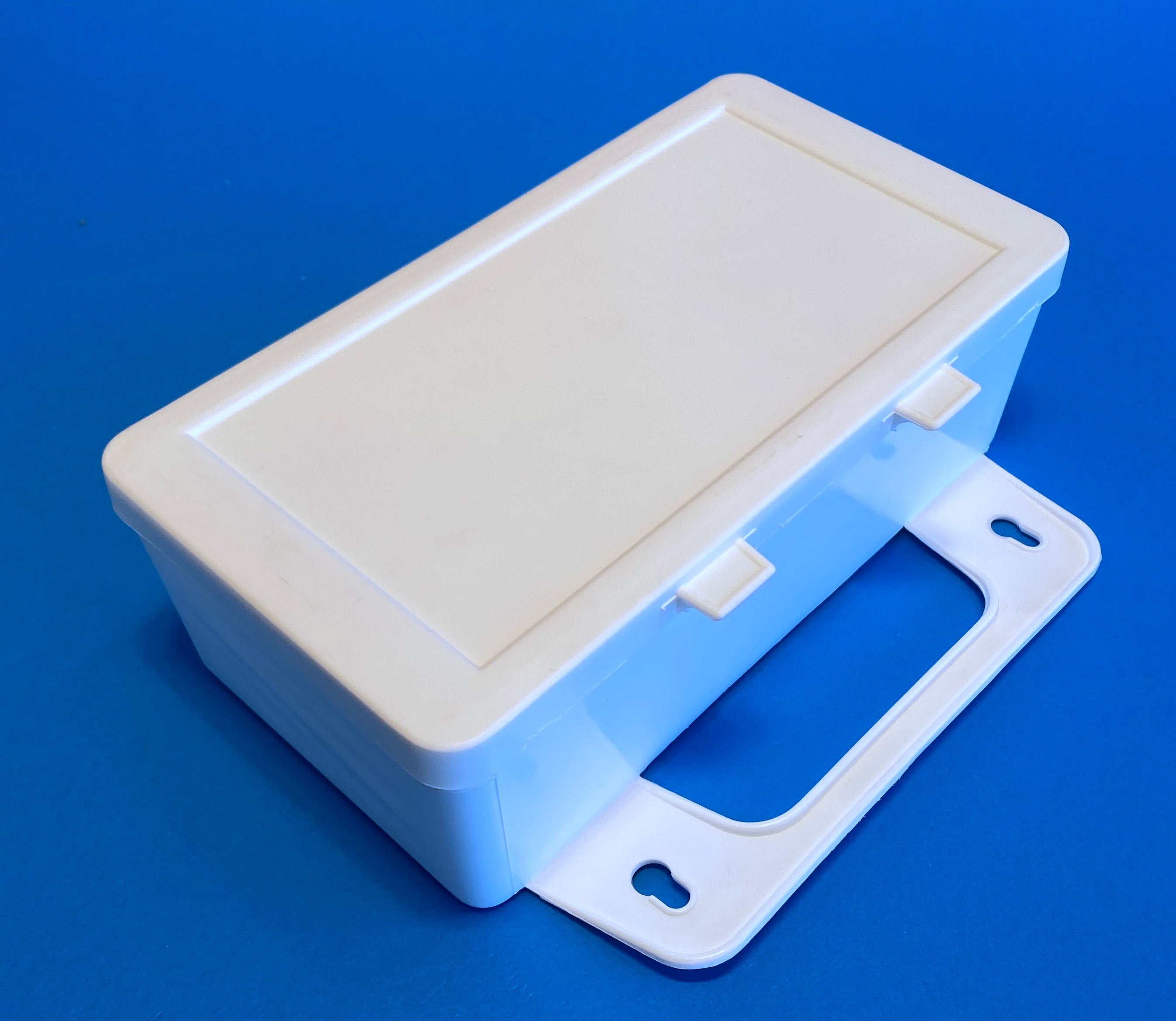 C10E case, closed view 1