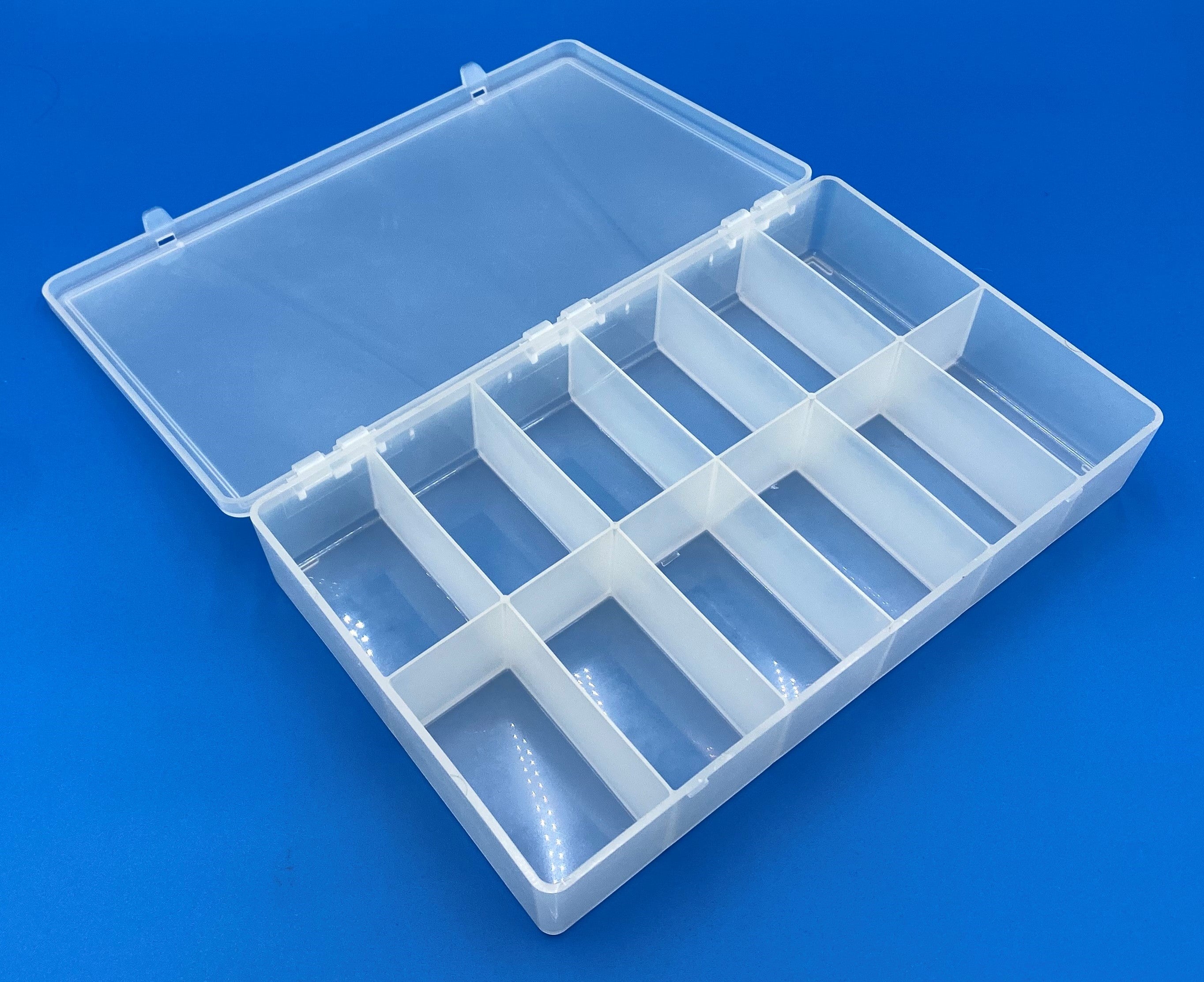 D55 case, 12 bays, molded in clear polypropylene, open