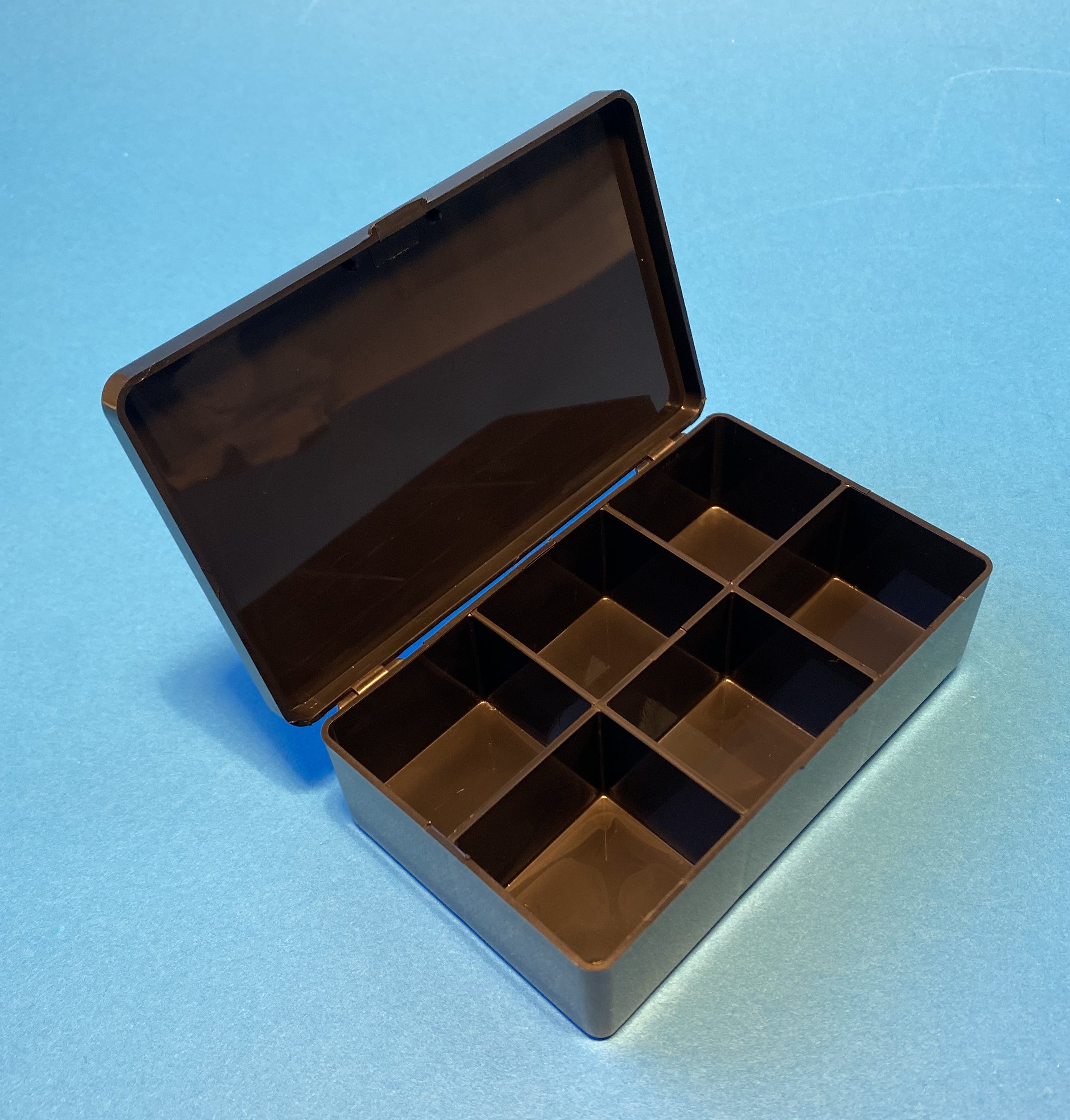 D23 case, 6 bays, molded in black conductive polypropylene, open