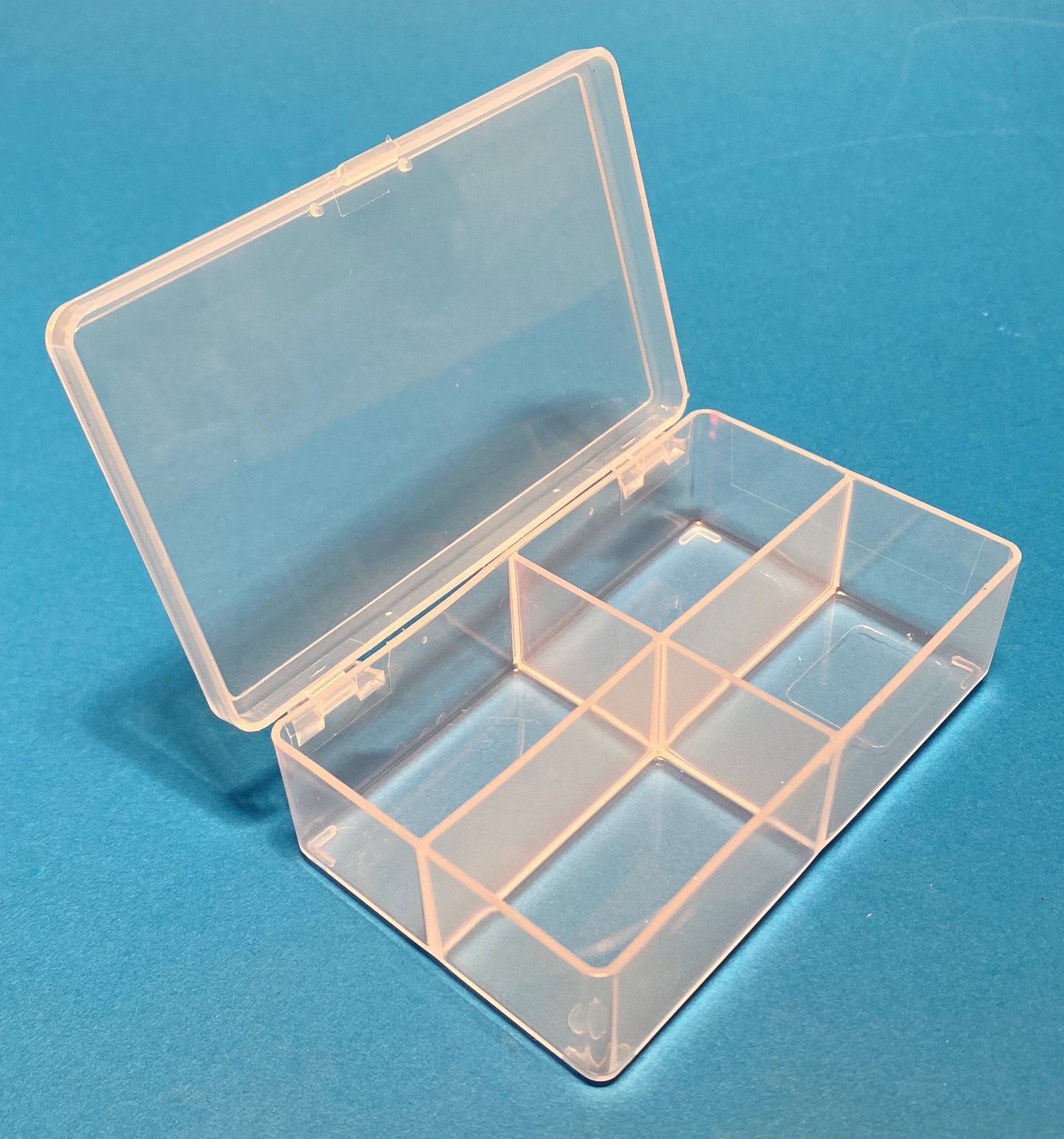 D23 Case, 4 Bays, Clarified Polypropylene (carton of 108 ea)