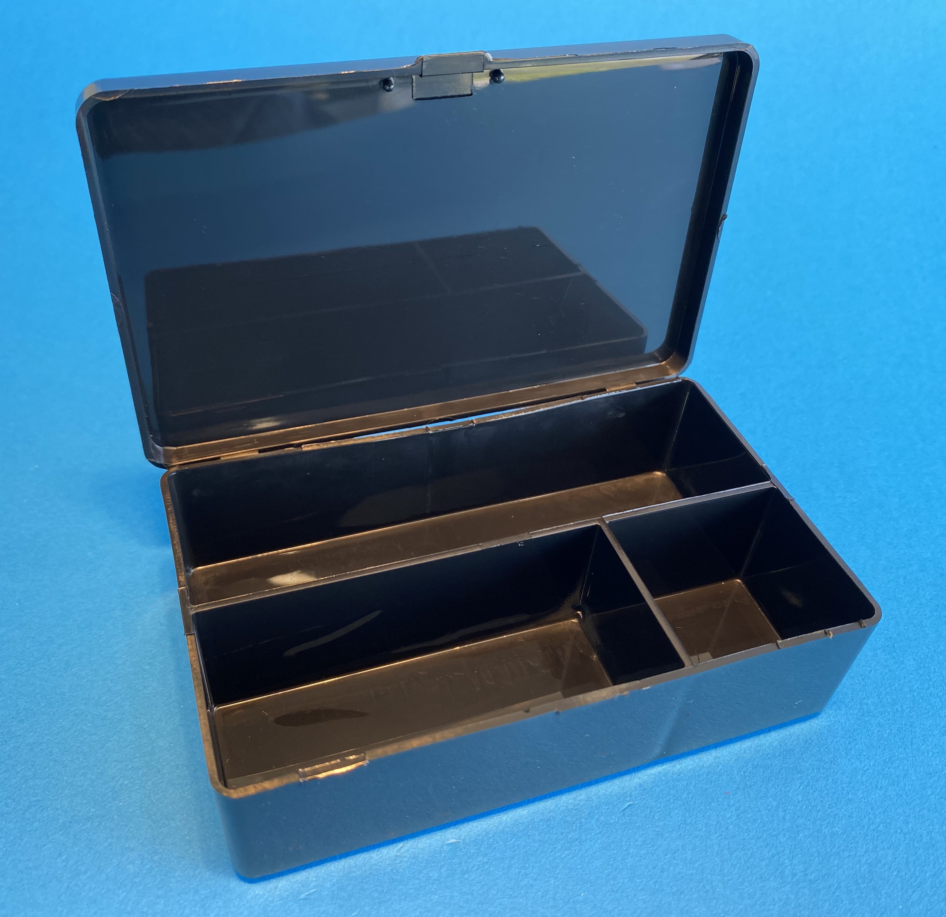D23 case, 3 bays, molded in black conductive polypropylene, open