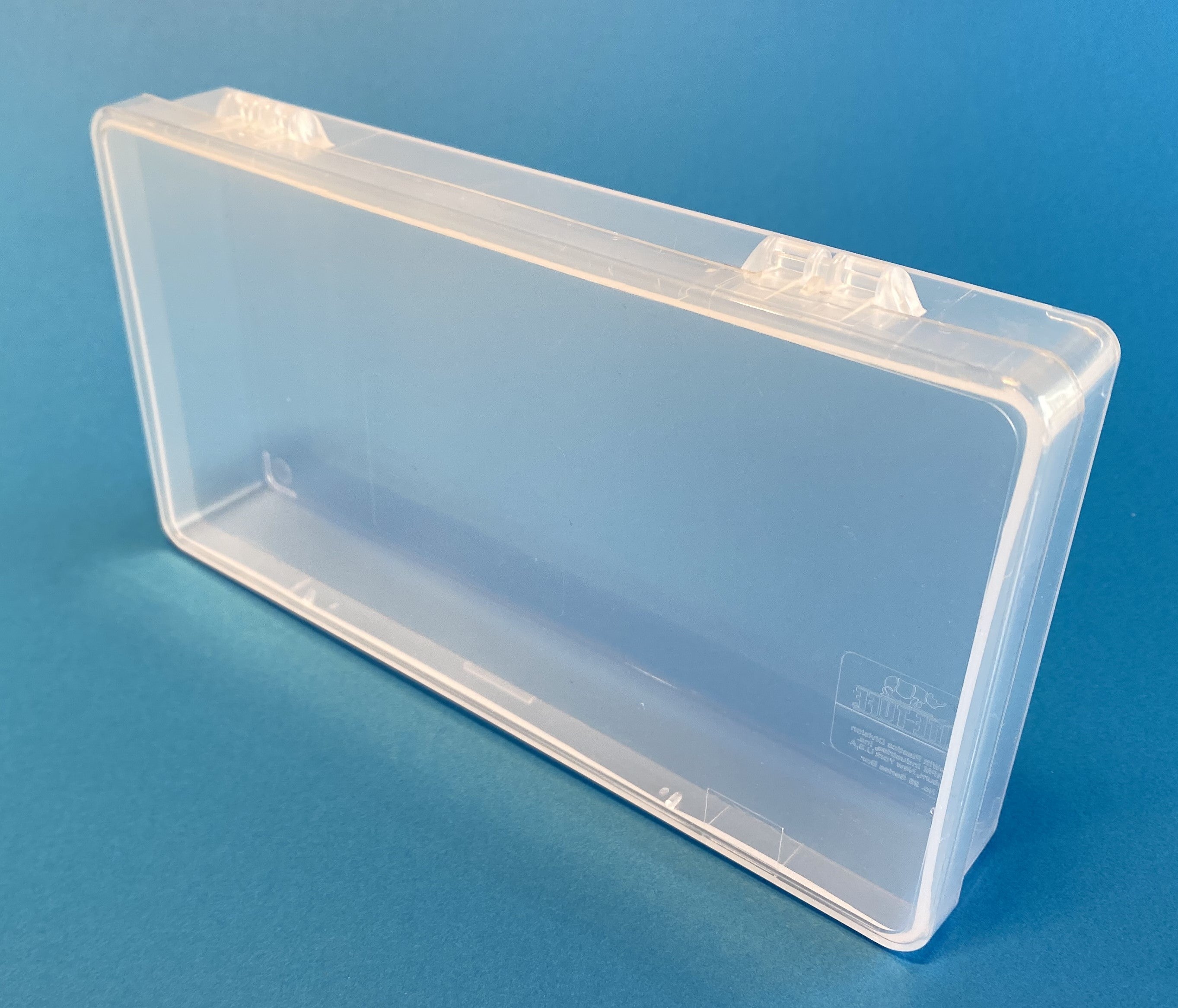 D26 Case, 1 Bay, molded in clear polypropylene, closed view 2