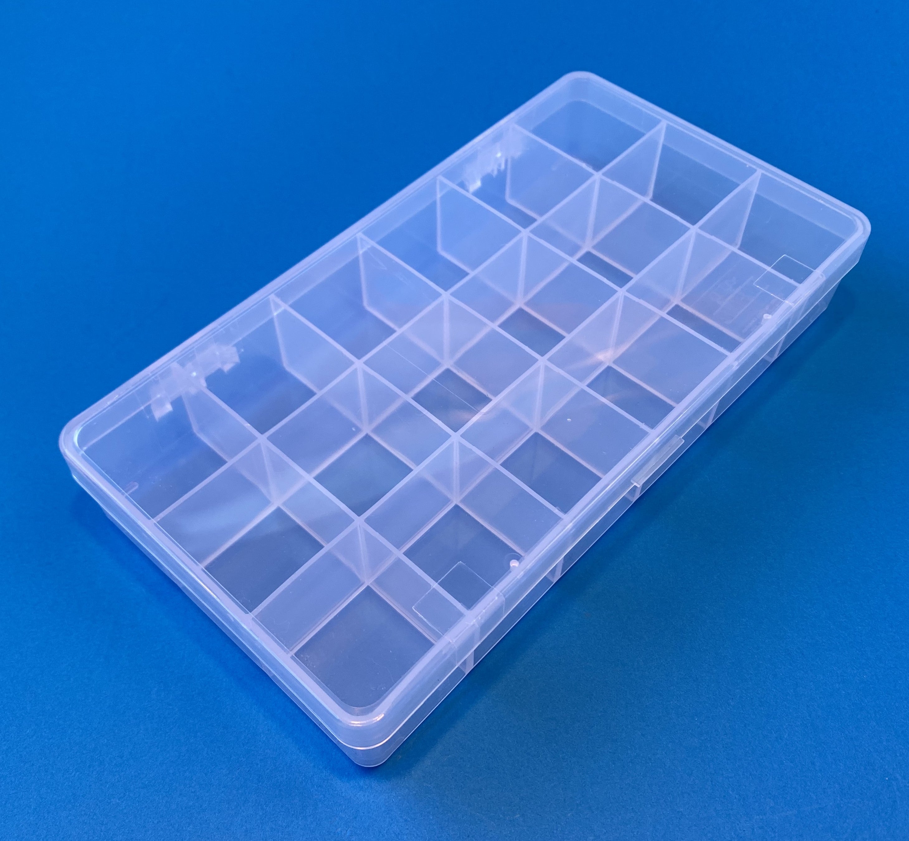 D26 Case, 18 Bays, Clarified Polypropylene (carton of 76 ea)