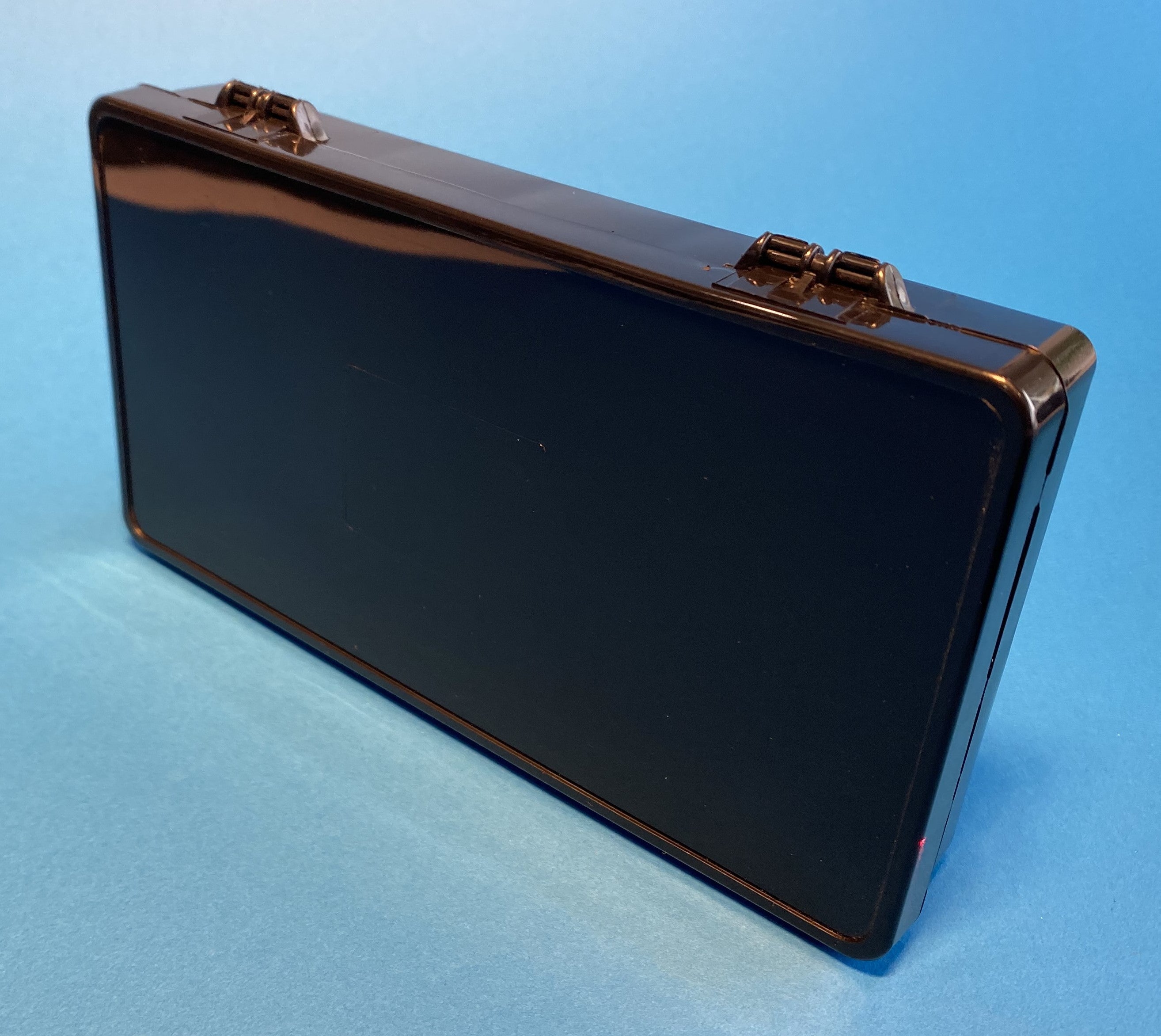 D26 case, 12 bays, molded in black conductive polypropylene, closed view 2