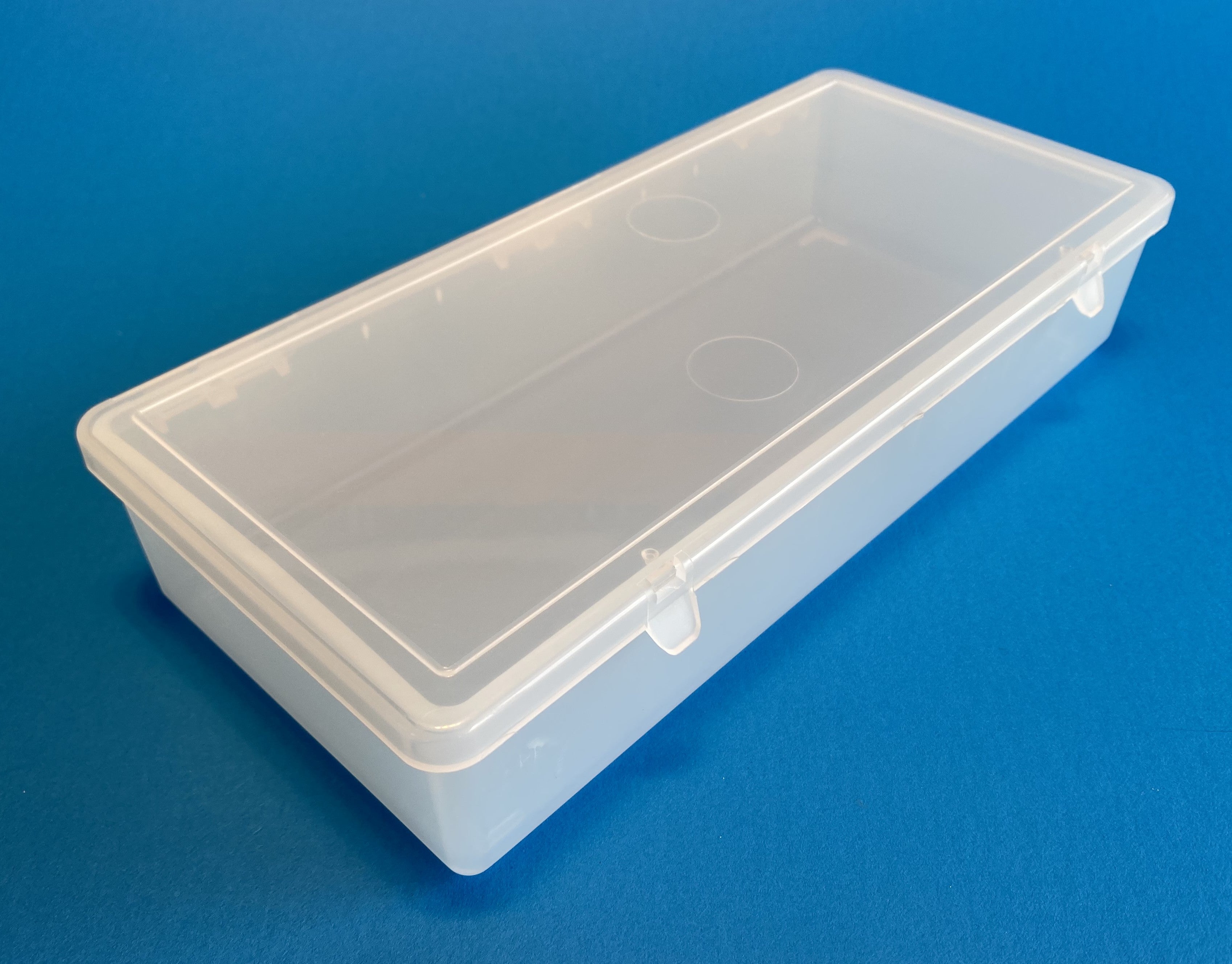 D54 case, 1 bay, molded in clear polypropylene, closed view 1