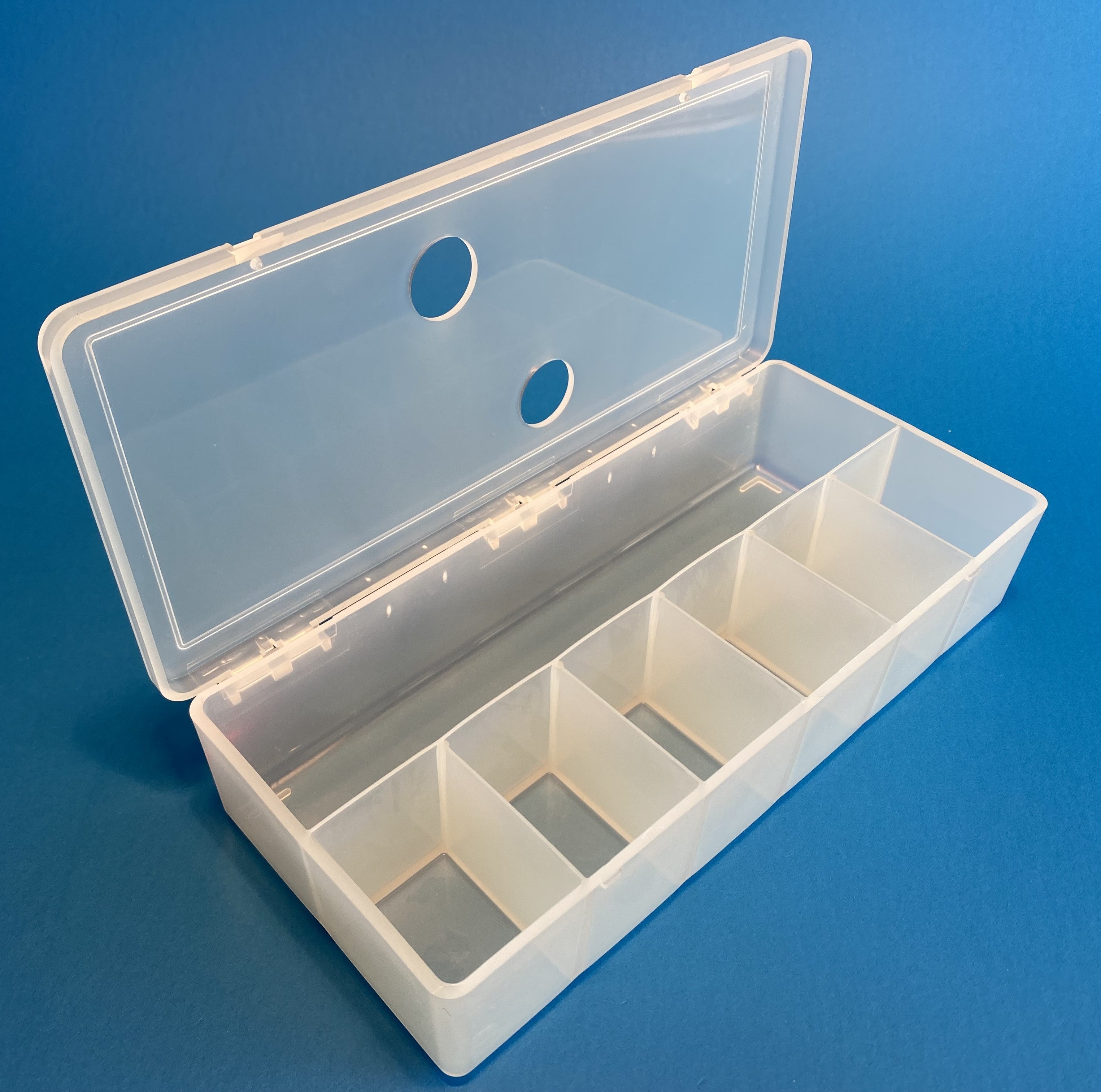 D54 Case, 7 Bays, Finger-Hole Lid, Clarified Polypropylene (carton of 36 ea)