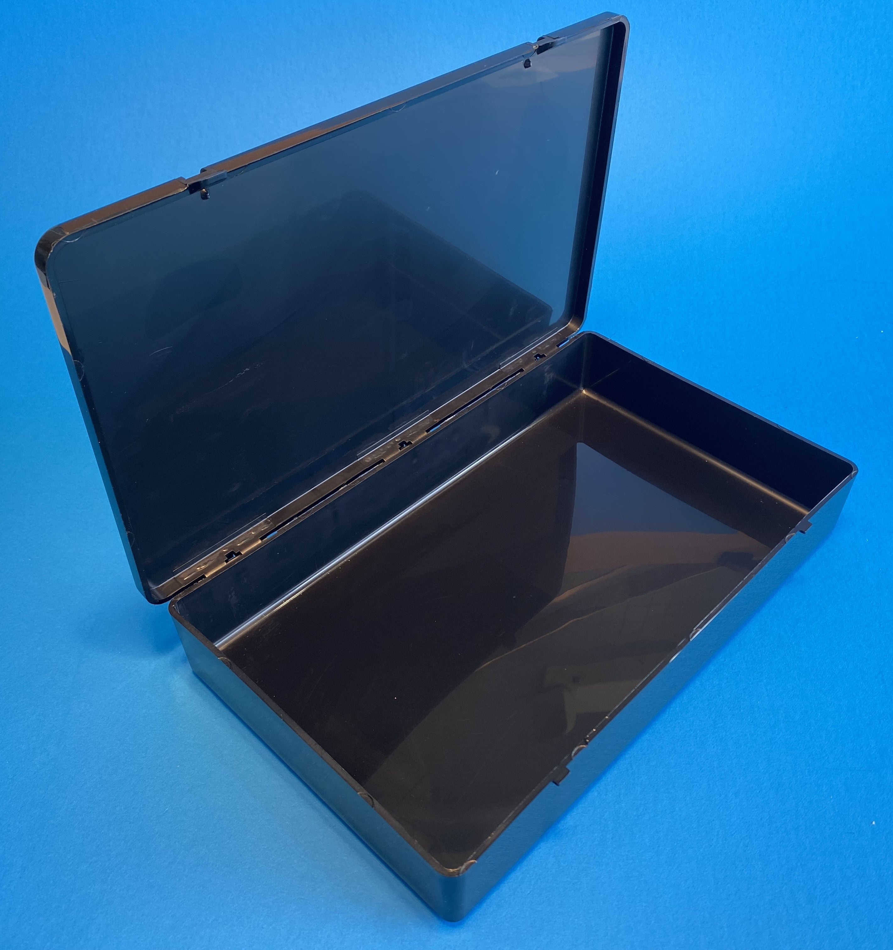 D55 case, 1 bay, molded in black conductive polypropylene, open
