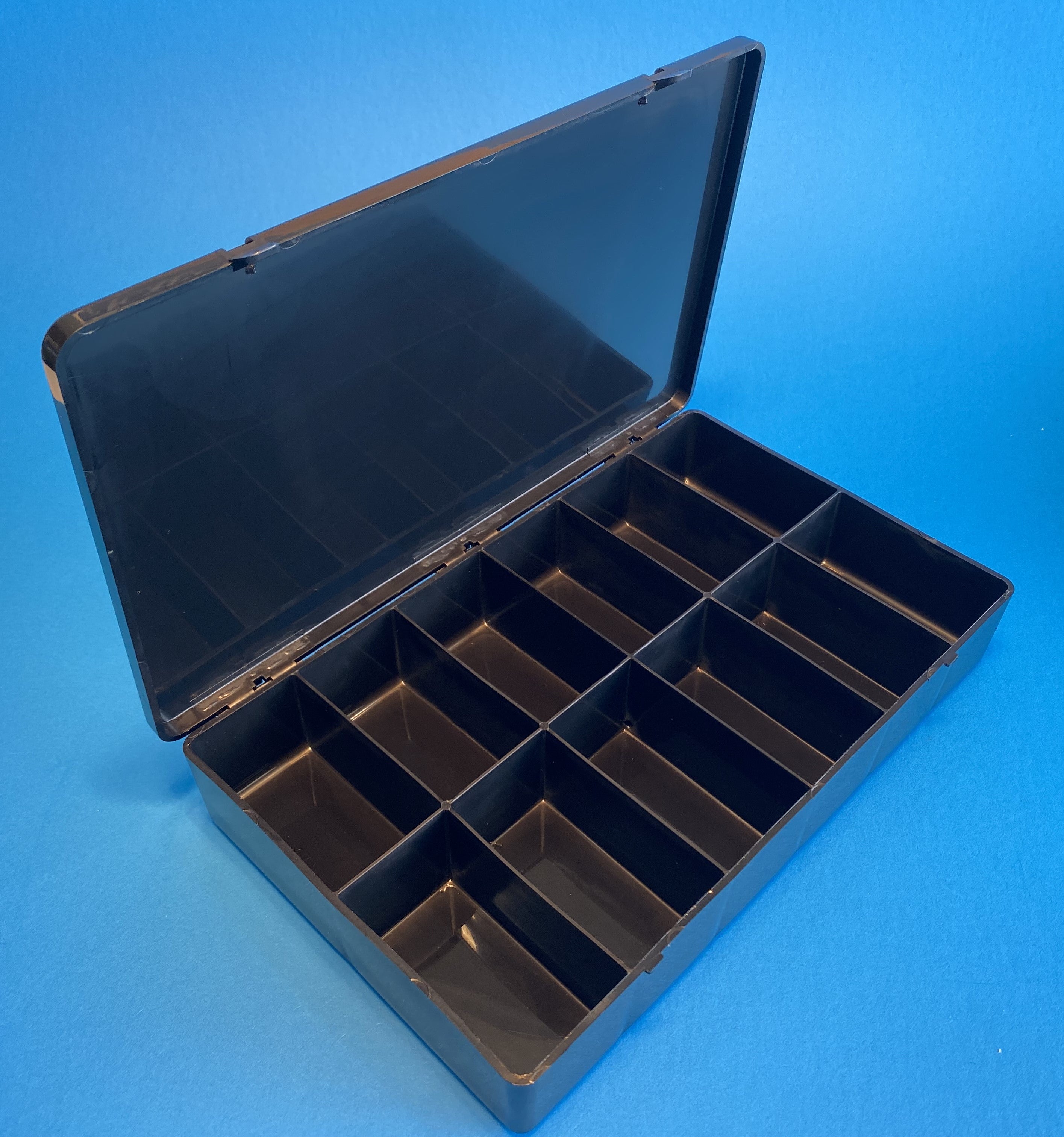 D55 case, 12 bays, molded in black conductive polypropylene, open