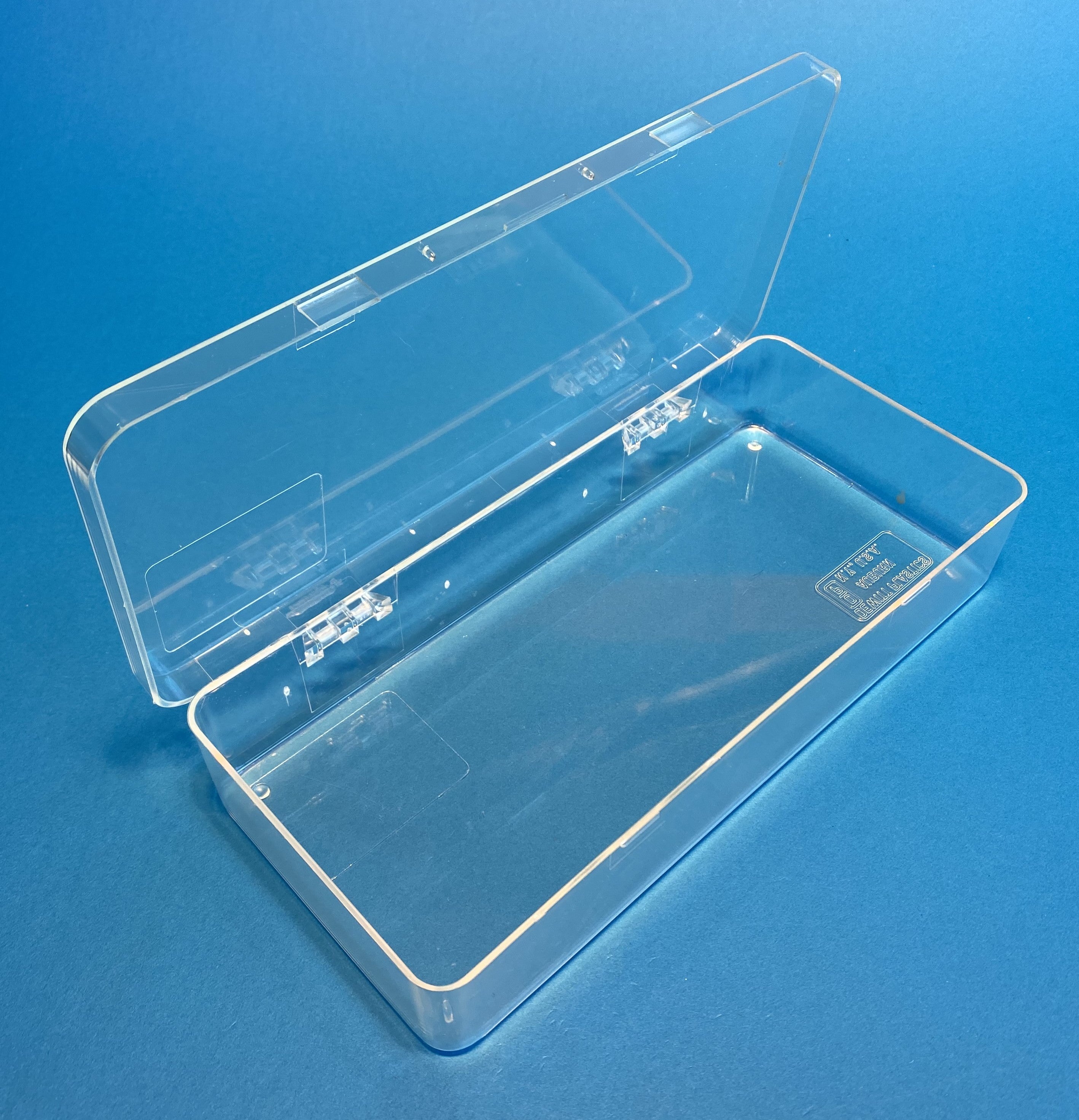 D83 case, 1 bay, molded in clear impact-protected copolymer, open