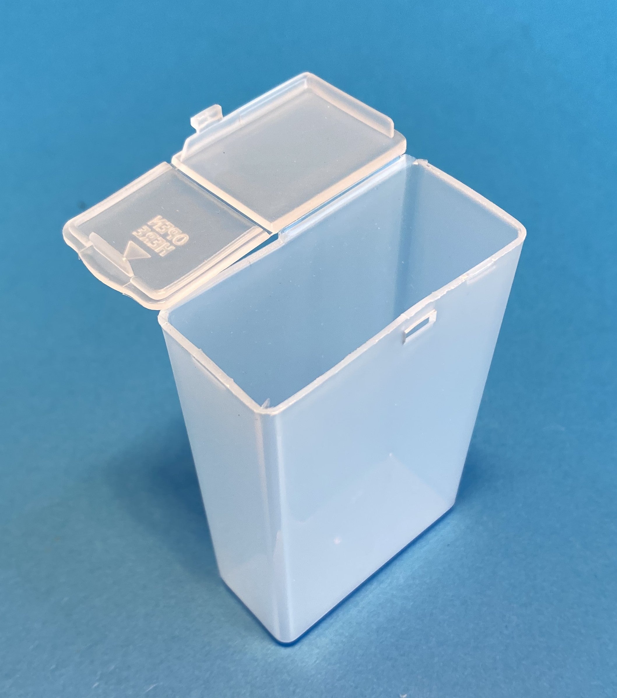 Dispenser box in clear polypropylene, top view, fully open for loading