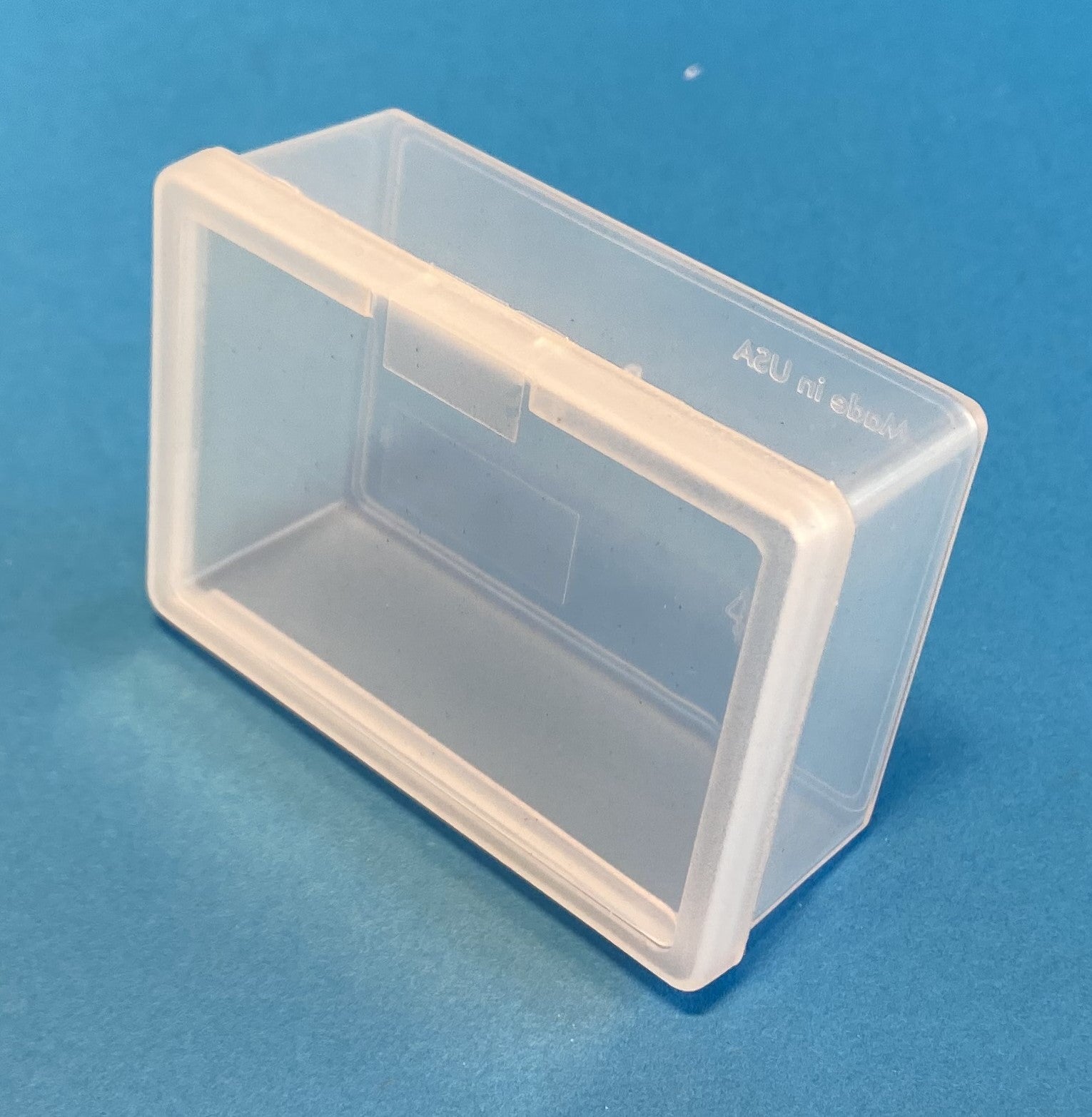 PC case in clear polypropylene, closed view 2