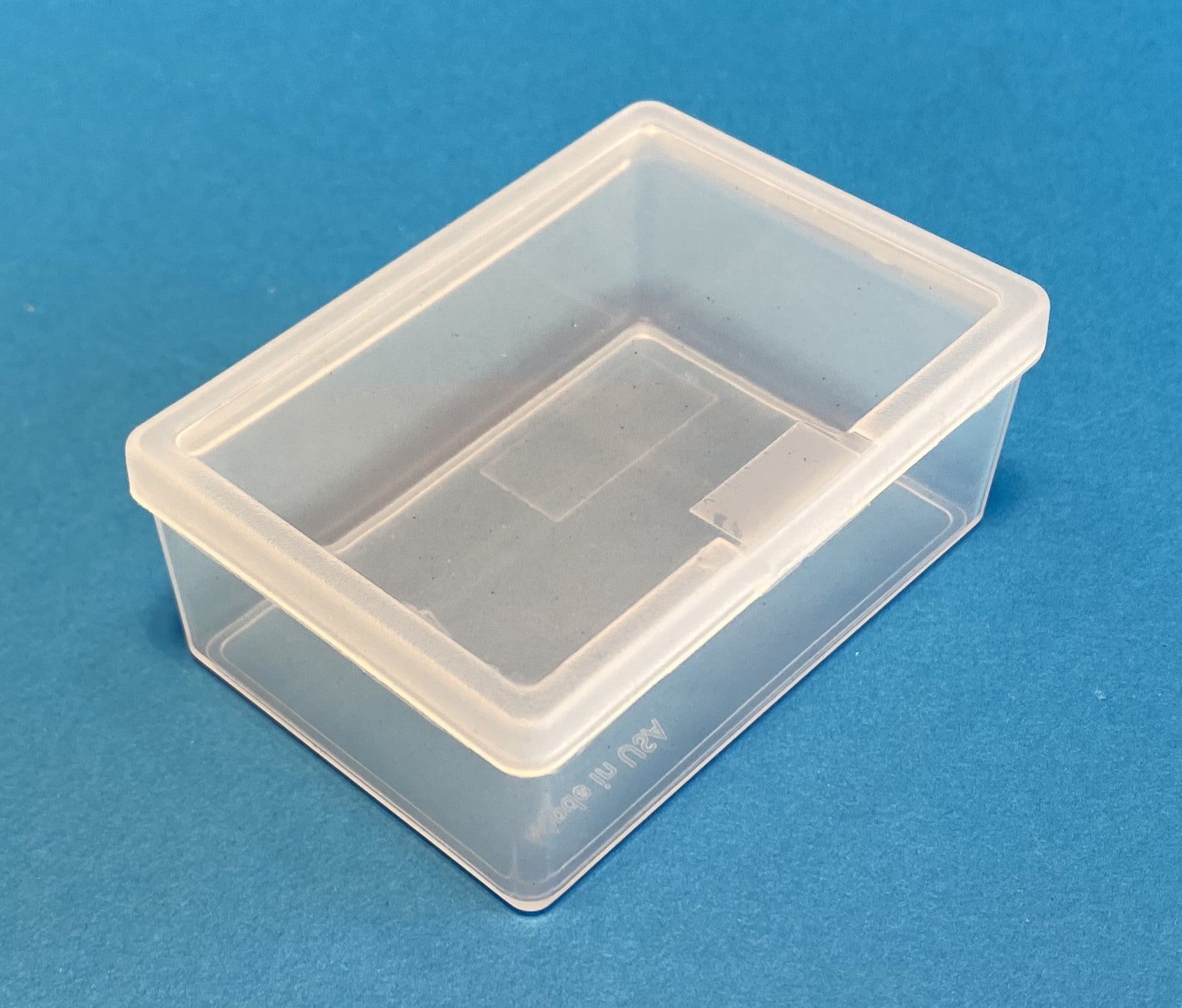 PC case in clear polypropylene, closed view 1