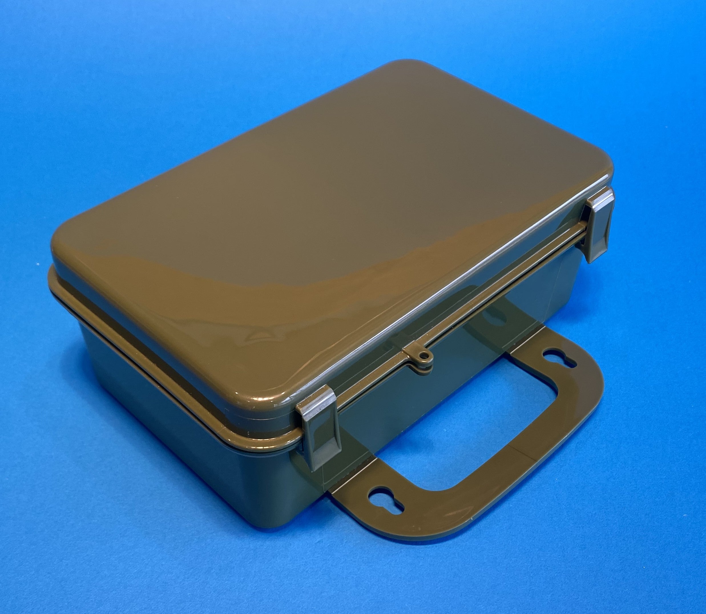 S10G case in olive drab color polypropylene, closed view 1