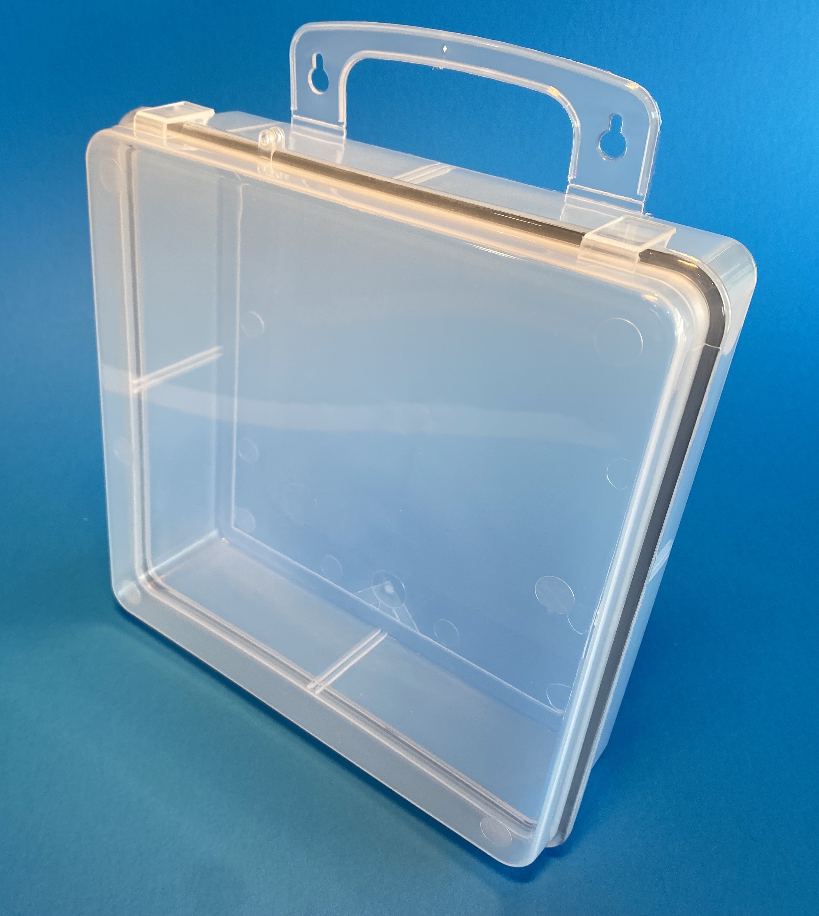 S24G Case in clear polypropylene, closed view 2