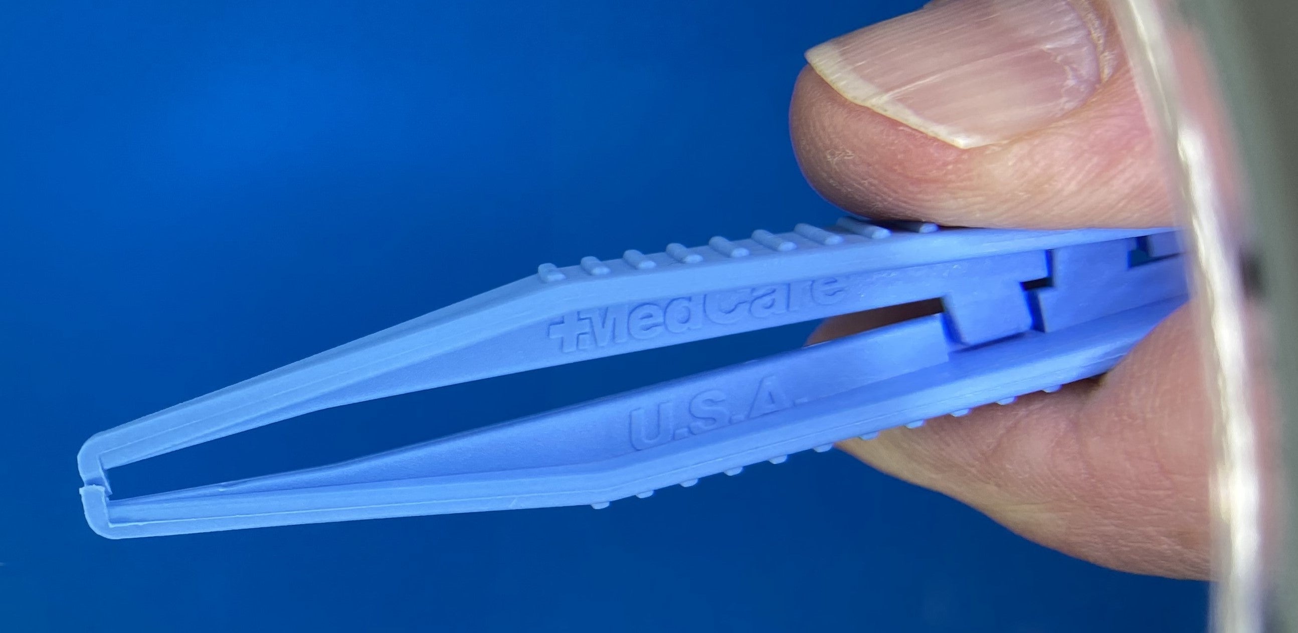 Plastic Tweezers Thumb Tissue Forceps single item closed view 2