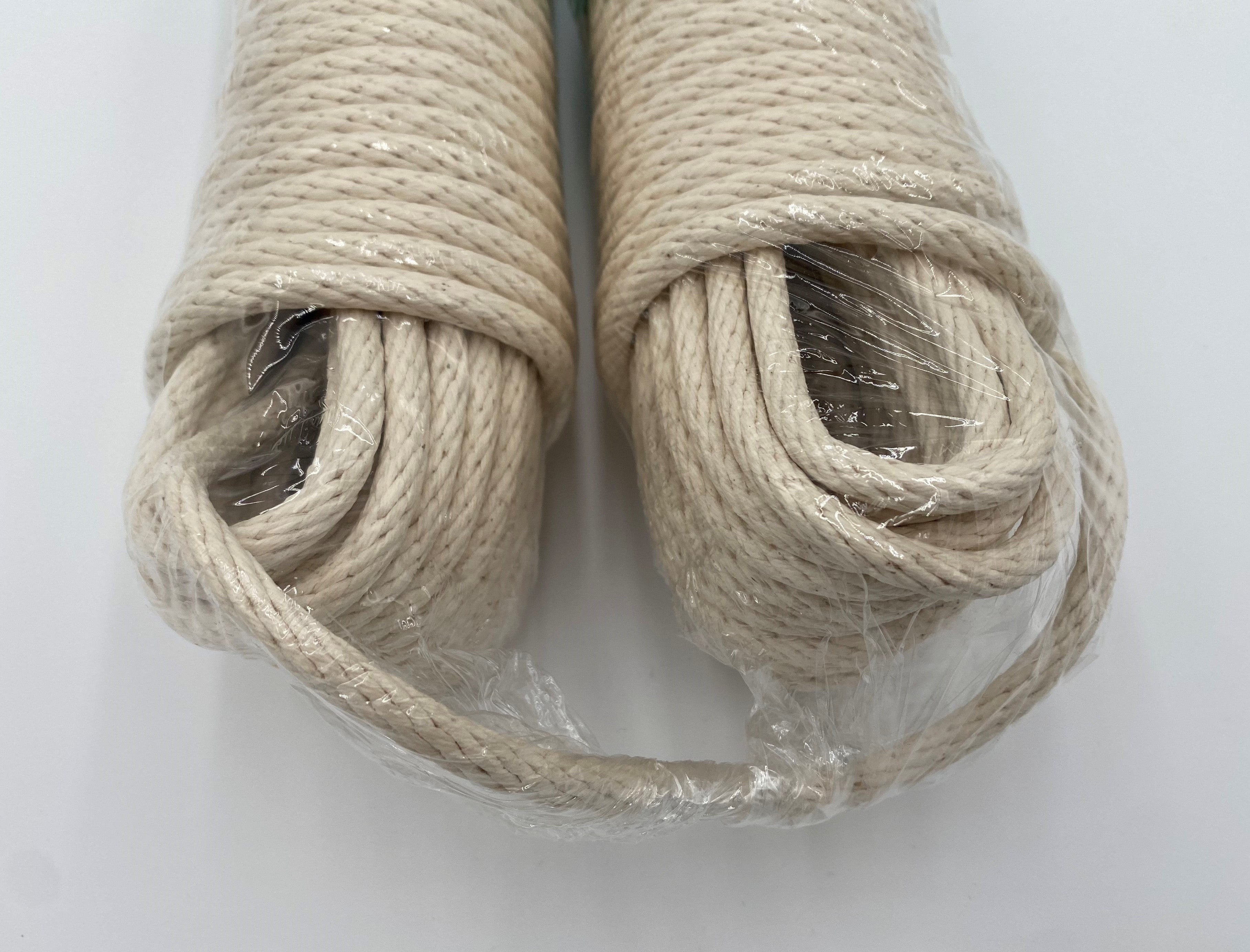 Everlast Premium Clothesline Rope - photo showing seamless connection between two hanks of 100 feet each